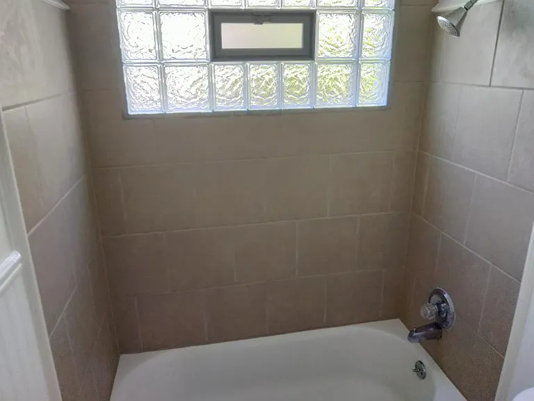 27368 Groveland St — Photo 3