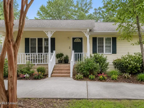 6658 Ahekolo Cir, Diamondhead, MS 39525