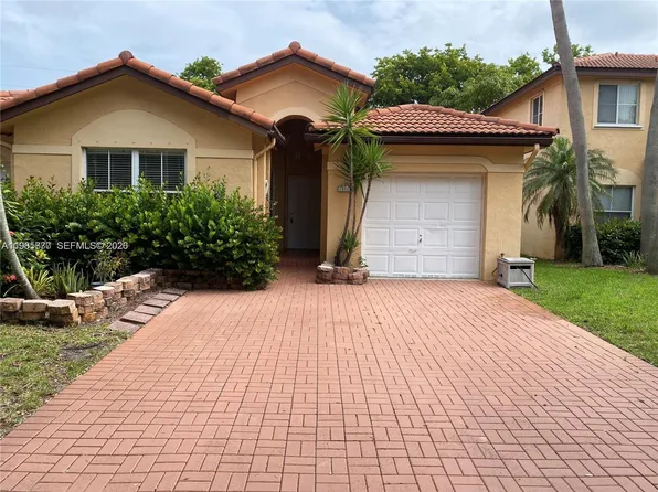14117 N Forest Oak Cir, Fort Lauderdale, FL 33325
