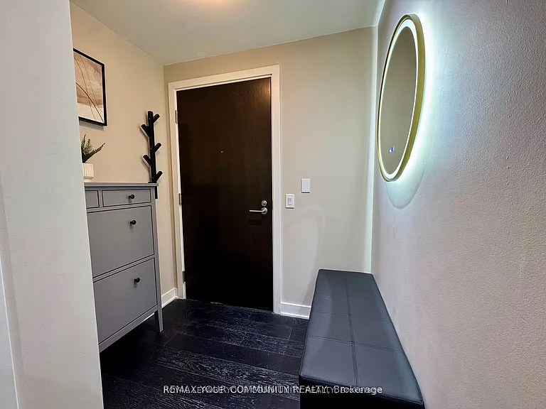 11 Yorkville Ave #2114 — Photo 8