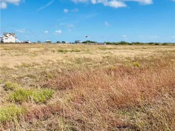 1333 Cape Velero Dr, Rockport, TX 78382