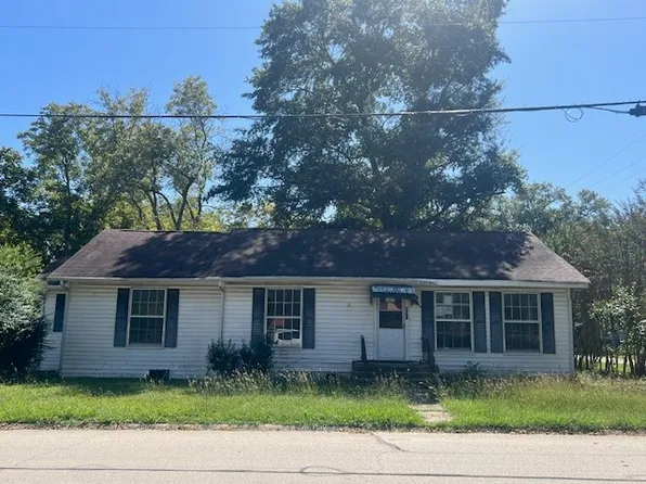 303 Monroe St, Deport, TX 75435