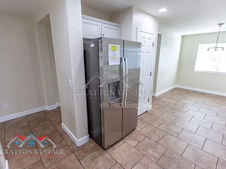 1868 W Desert Seasons Dr — Photo 13