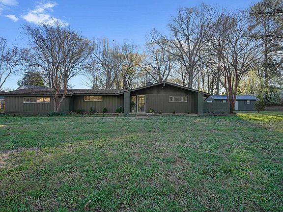 2nd image of 2578 Elmore Park Rd