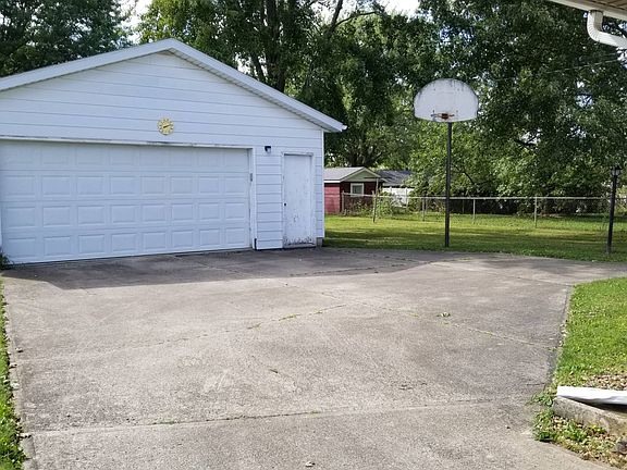 2nd image of 1129 Sherwood Dr