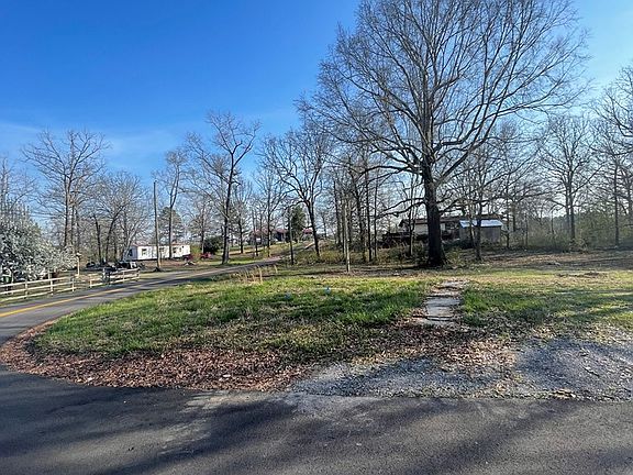 4th image of 285 Oakland Cir