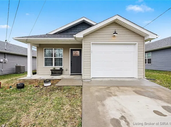 975 Wooded Trail, Scottsburg, IN 47170