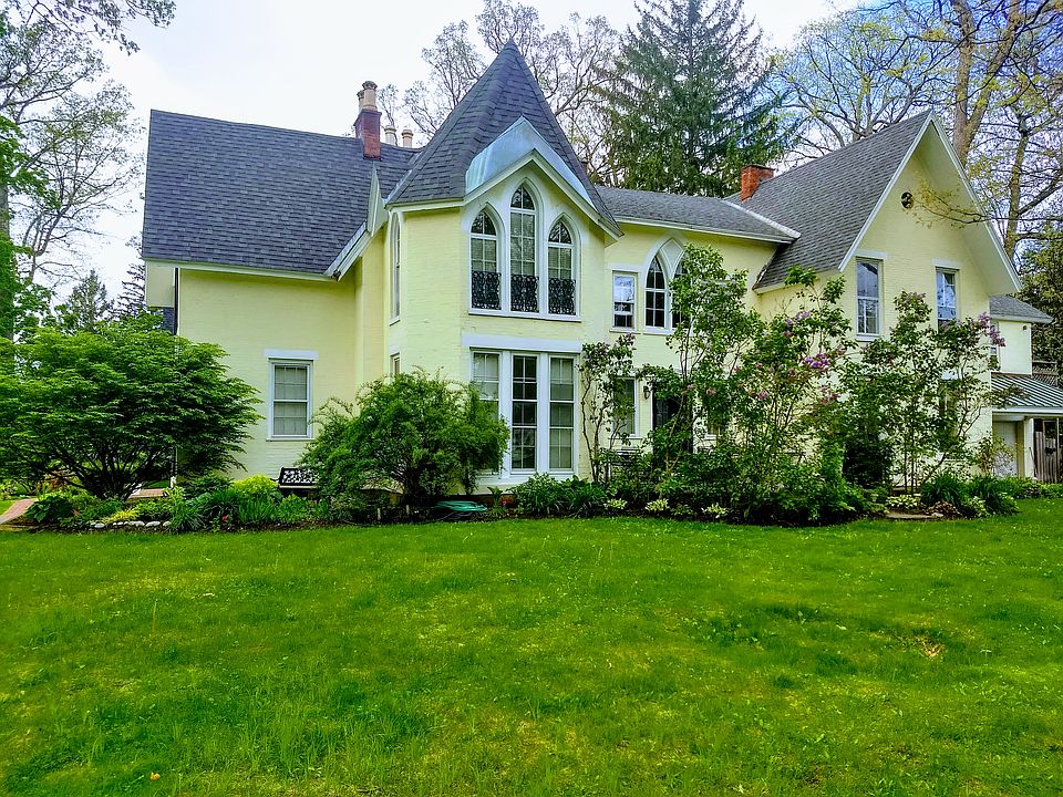 Eastside Grand Dame - bottom floor rental
