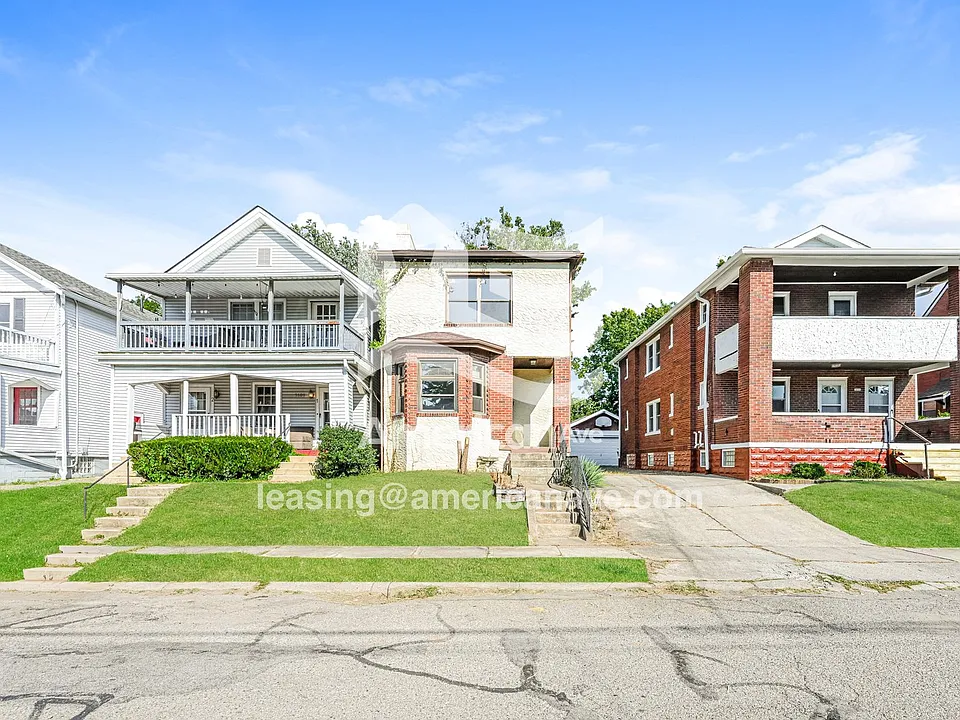 5604 Warren Ave