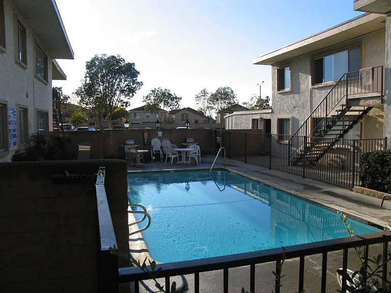 1675 Chapel Dr — Photo 47