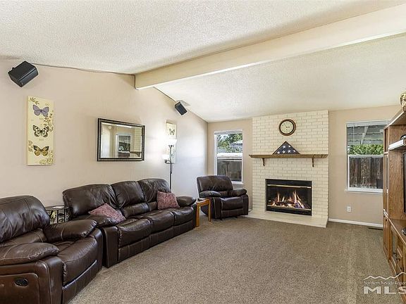 3rd image of 1781 Berkshire Dr