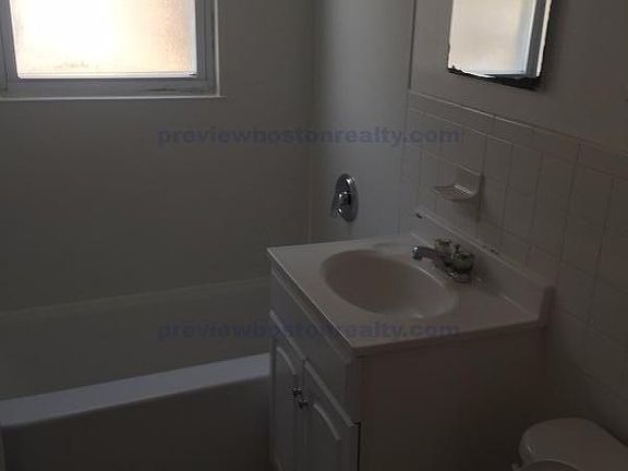 4th image of 303 Foster St #A1