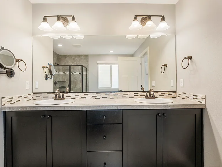 9433 SW Chopin Ln — Photo 18