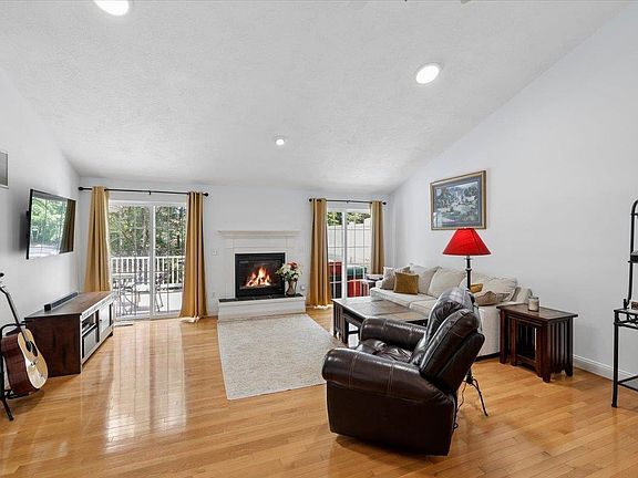 5th image of 14 Aspen Drive