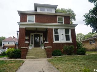1018 Bacon St, Pekin, IL