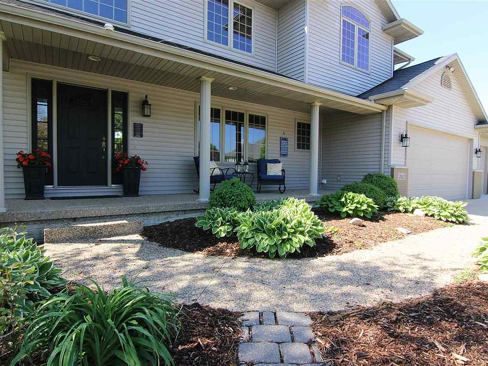 1st image of 2922 Wellington Dr