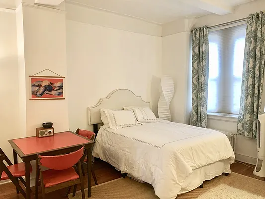 Rented by Compass | media 9