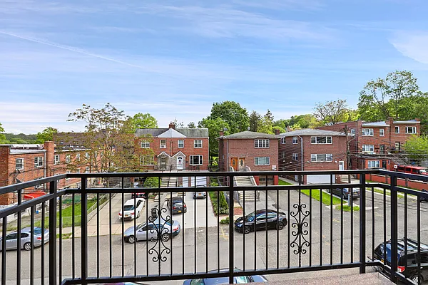 Rented by Compass | media 7