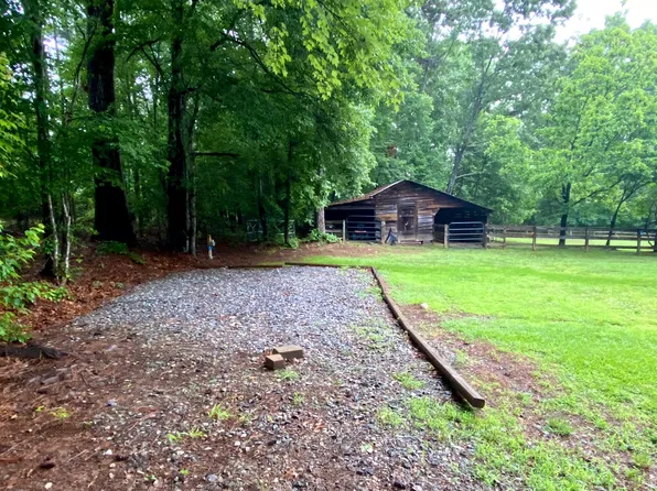 932 Solen Williams Rd #B, Tryon, NC 28782