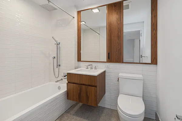 Rented by SERHANT. | media 9