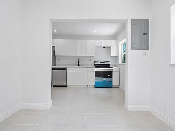 4th image of 100 NW 51st Street