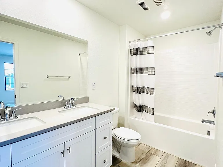3993 E Carmel Privado — Photo 4