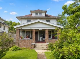 3937 Lockwood Ave.