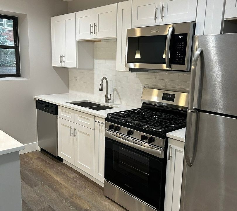 1st image of 859 N Hoyne Ave #Gb