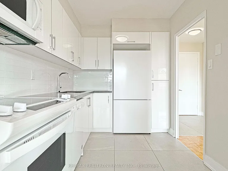 10 Shallmar Blvd #607 — Photo 3