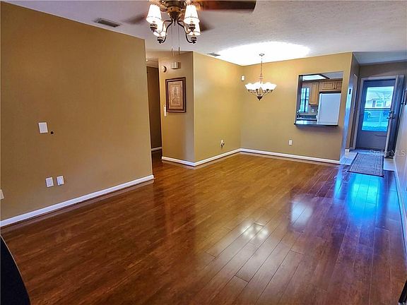 5th image of 9536 Fieldview Cir