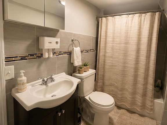 4th image of 488 S 12th St Floor 3