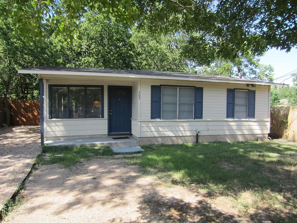 402 W Odell St
