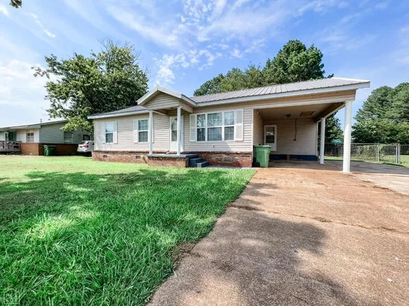 707 NE Kelly Dr, Walnut Ridge, AR 72476