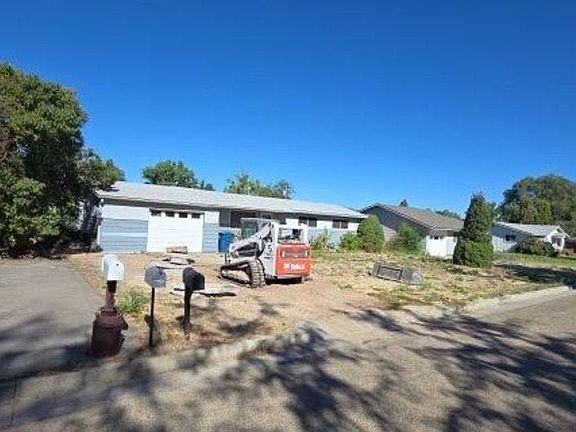 3rd image of 3216 College Ave