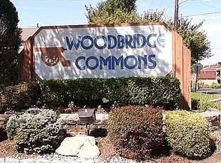 1002 Woodbridge Comns Way, Iselin, NJ 08830