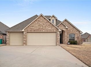 1712 Augusta Cir, Yukon, OK 73099