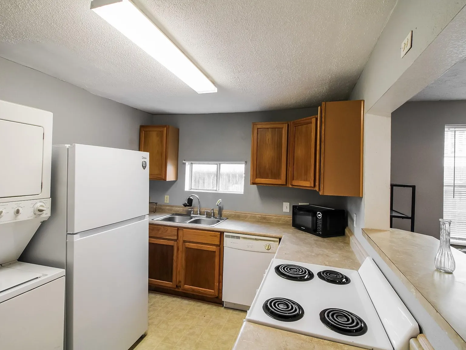 1 bed, 1.0 bath, 480 sqft, $795 — Photo 3