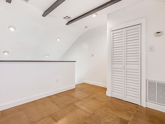 4th image of 612 Jena St