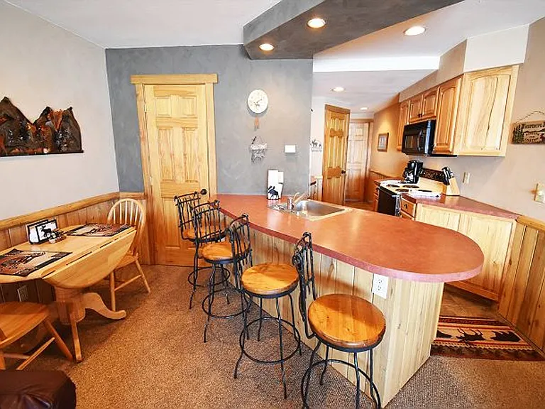 401 W La Bonte St #108 — Photo 5