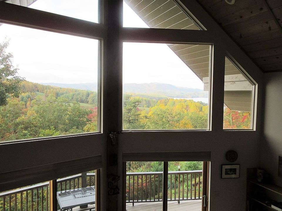 2nd image of 2899 Lakeview Dr