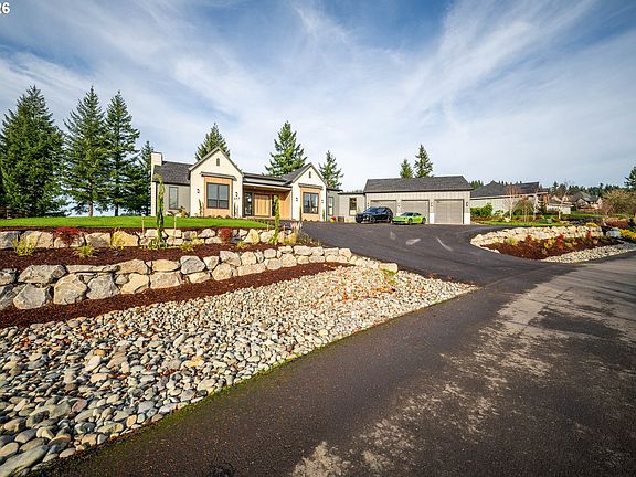 3rd image of 697 Sommerset Rd