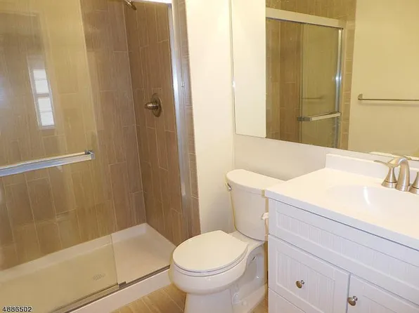 16 Kirby Ln #118, Franklin Park, NJ 08823