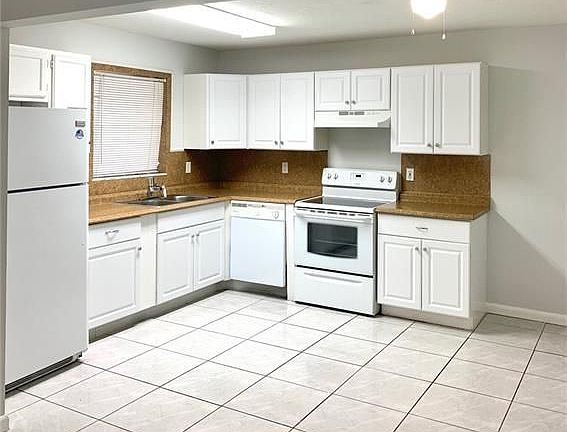 4th image of 4530 SW 54th St APT 105-D