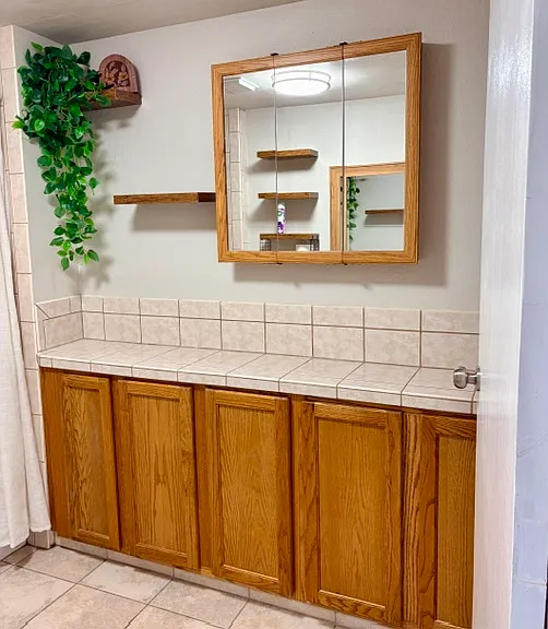 Bathroom cabinet