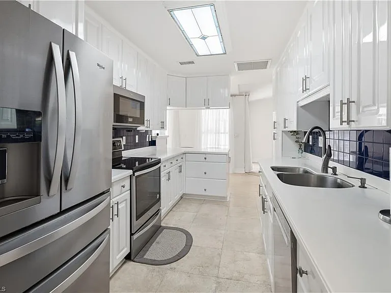 128 Viking Way — Photo 5