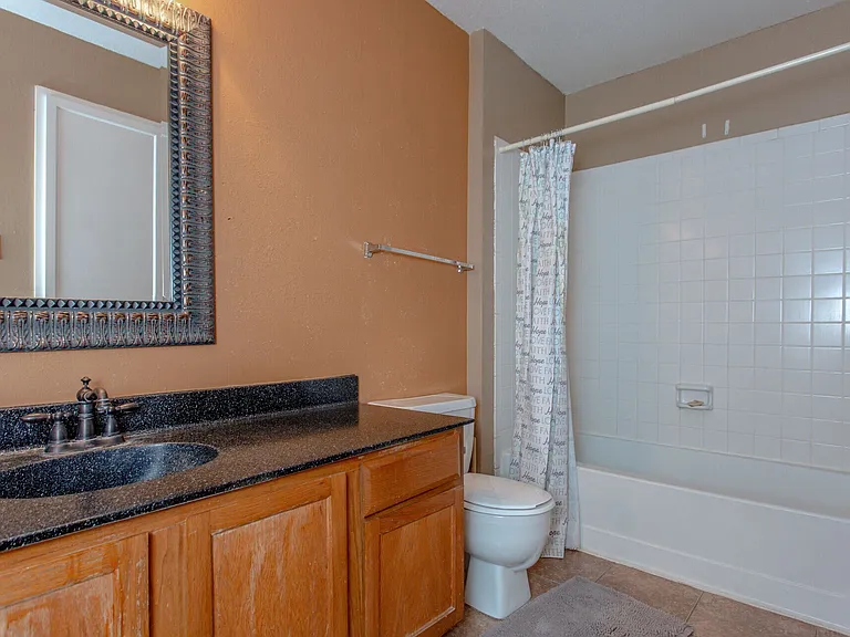 Riverwalk Apartment Homes — Photo 33