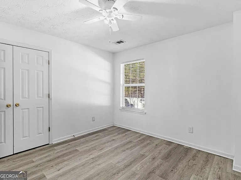305 Nunnally Dr — Photo 32