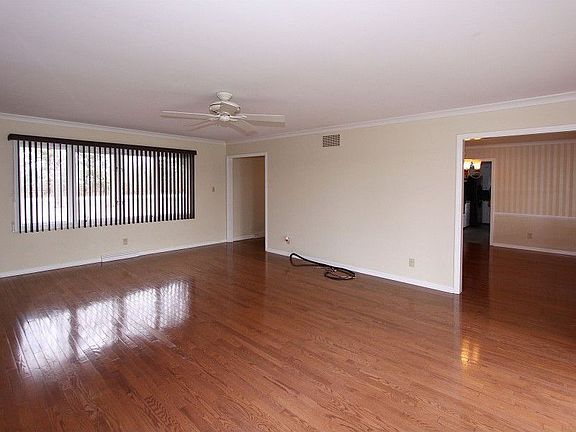 4th image of 5439 Shorewood Dr