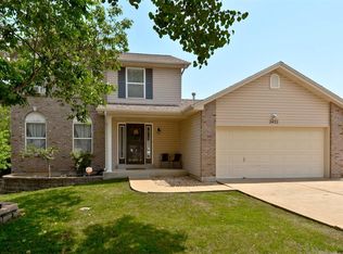 2422 Castle Pines Dr, Imperial, MO 63052