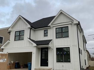 731 S Prospect Ave, Elmhurst, IL 60126